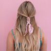 14 Manieren om een sjaaltje in je haar te knopen